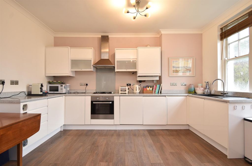 Property photo 2 of 17 Kitchen