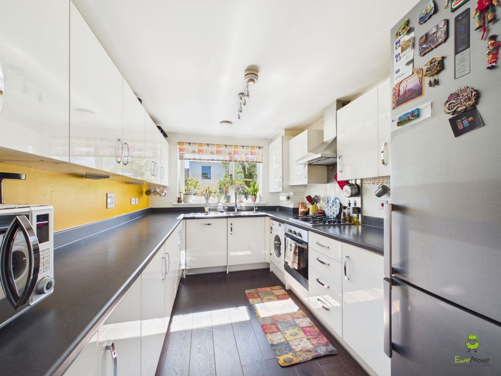 Property photo 2 of 17 Presented By Nicoleta At Ewemove Bexleyheath And