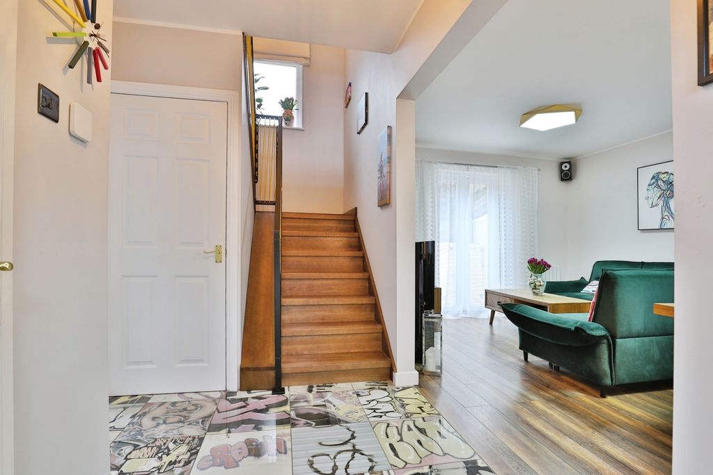 Property photo 2 of 20 Hall