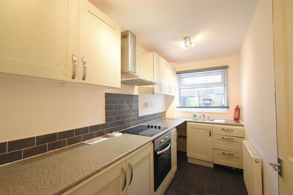 Property photo 2 of 12 Kitchen