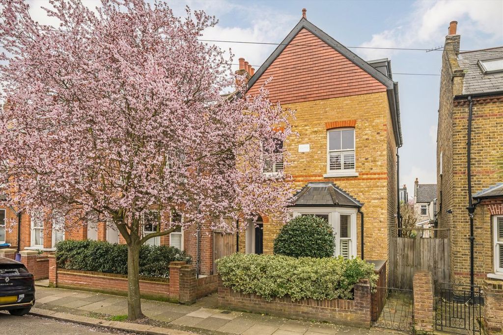 Property photo 1 of 8