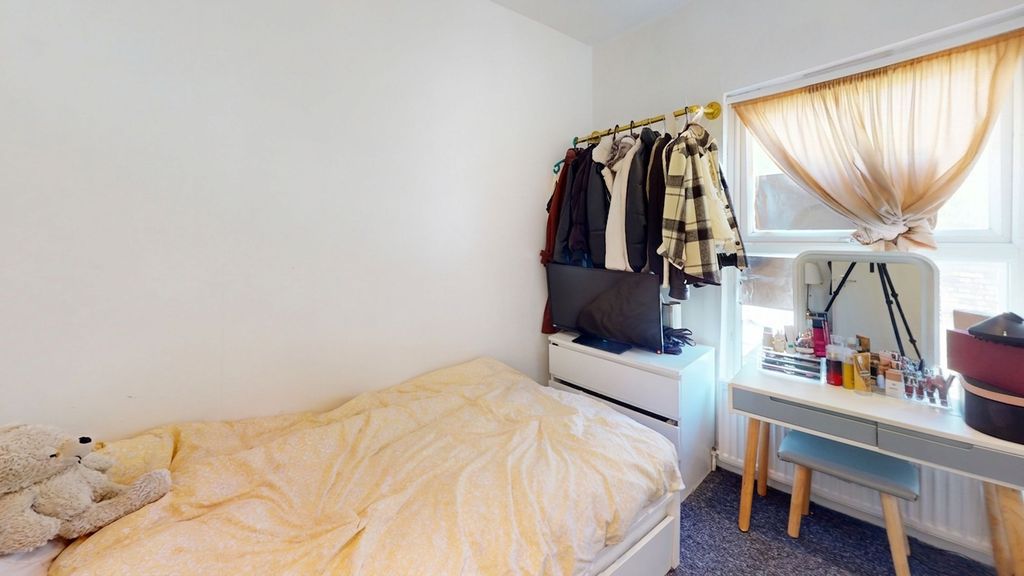 Property photo 1 of 4