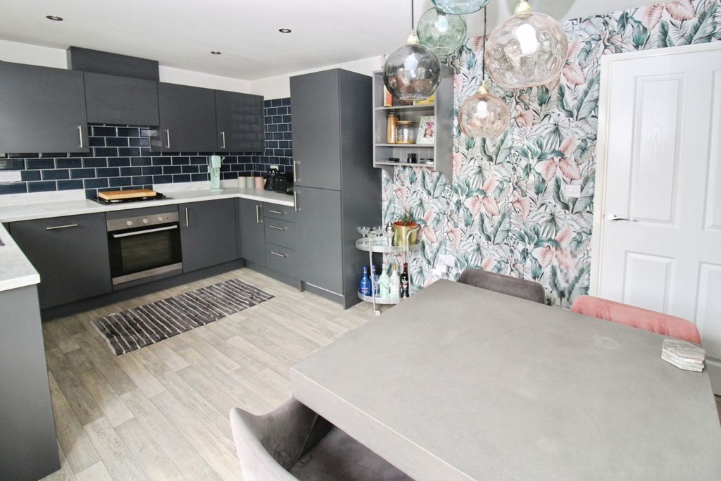 Property photo 3 of 14 Fitted Dining Kitchen