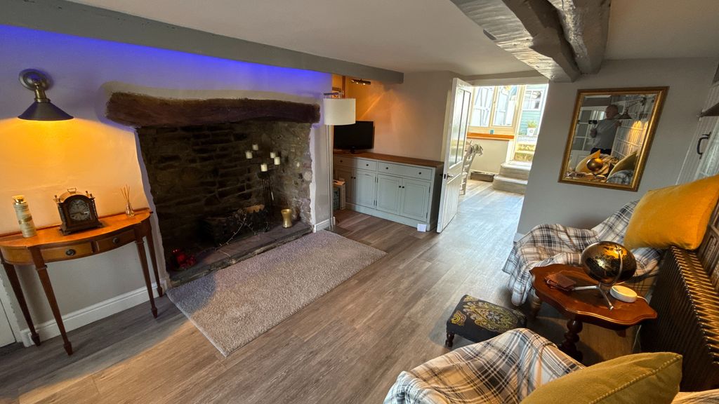 Property photo 3 of 14 Lounge (View 2)