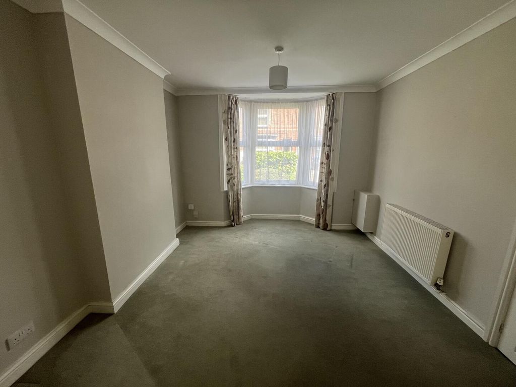 Property photo 2 of 10 Living Room