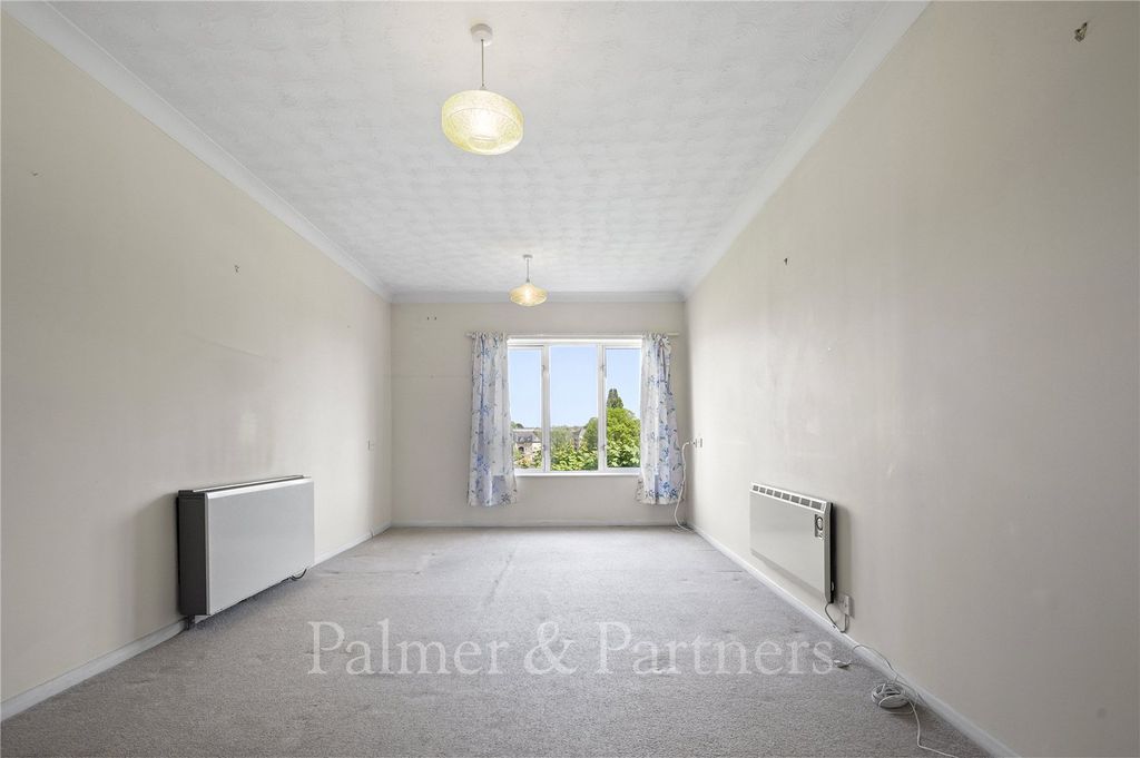 Property photo 2 of 7 Picture No. 11