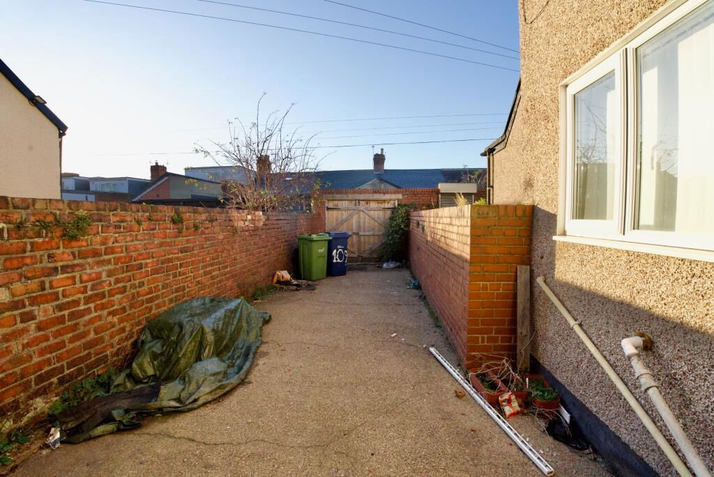 Property photo 3 of 12