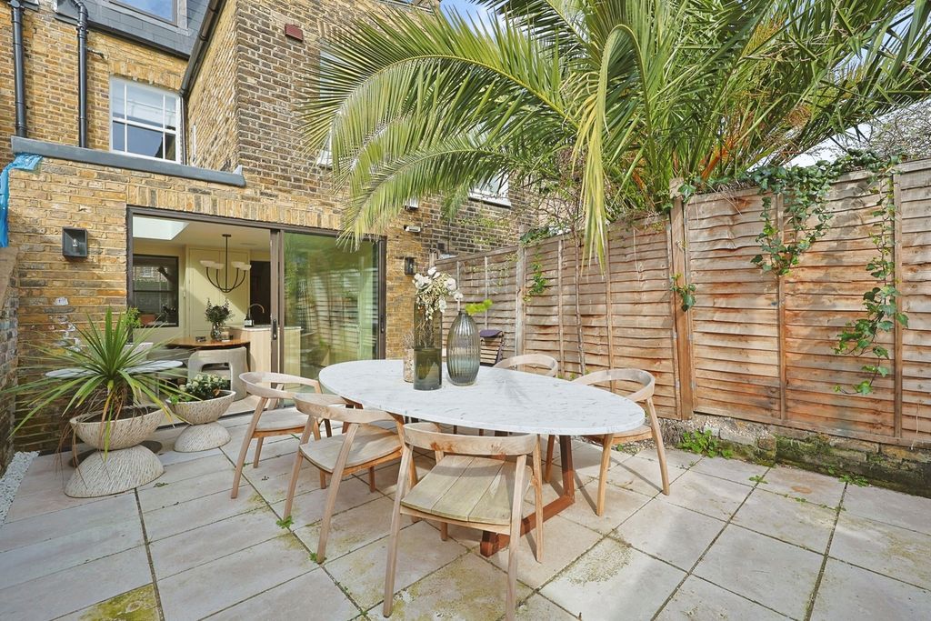 Property photo 2 of 20 Pbox-Img.Jpg