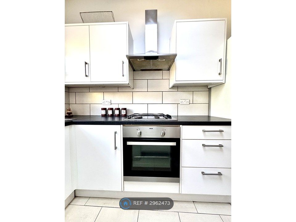 Property photo 2 of 35