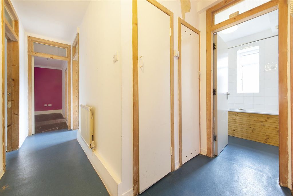 Property photo 2 of 14 52846 Hi Res (2).Jpg