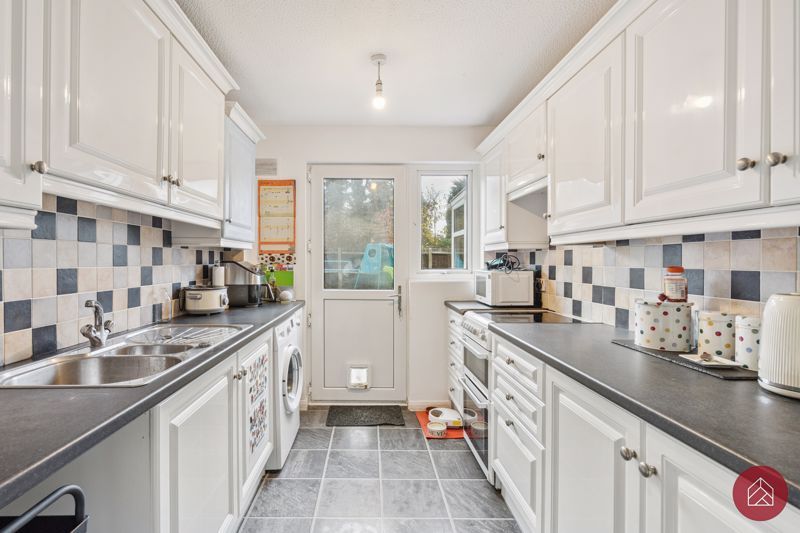 Property photo 3 of 17 Photo 12