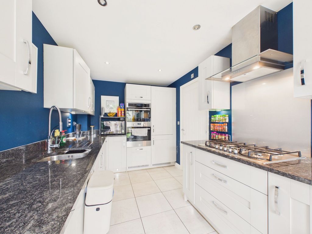 Property photo 3 of 15 Kitchen