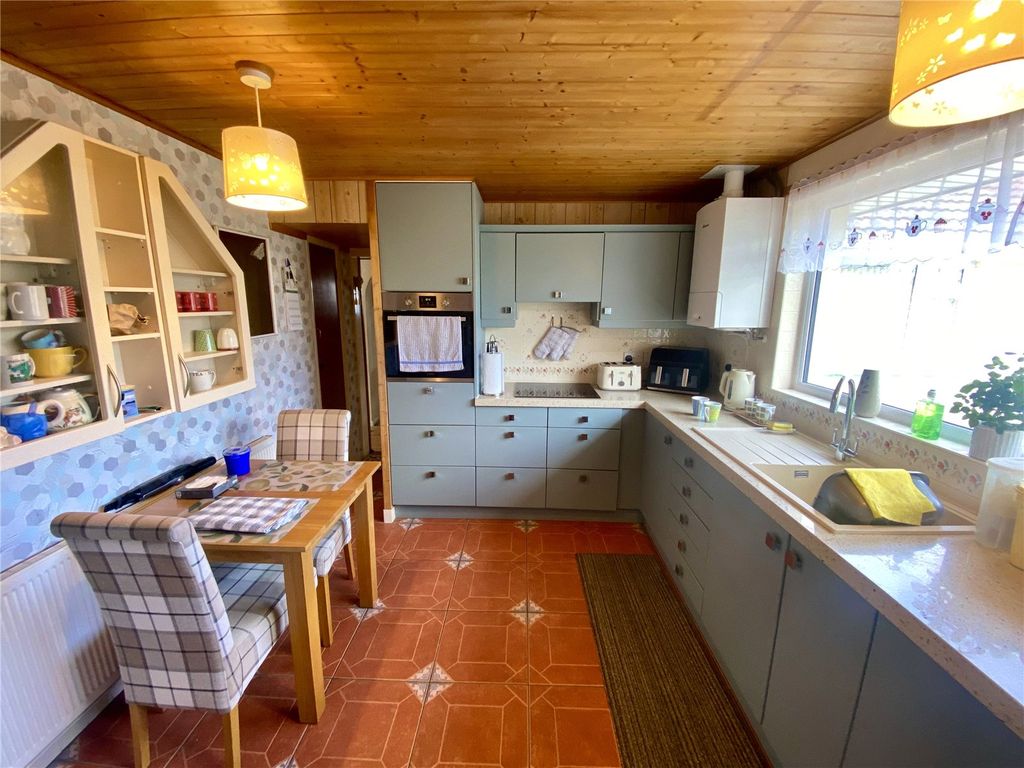 Property photo 3 of 18 Picture No. 06