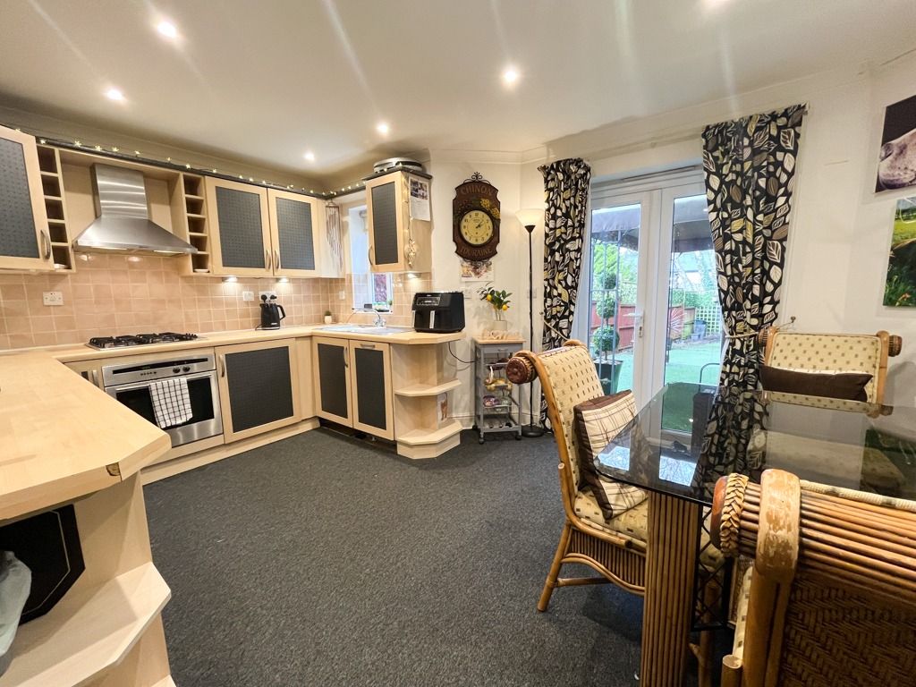 Property photo 3 of 17 4859824