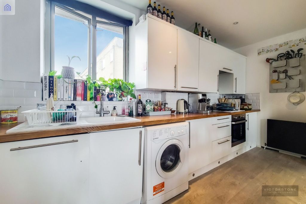 Property photo 3 of 10 1763596