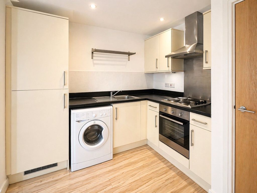 Property photo 2 of 6 Picture No. 20