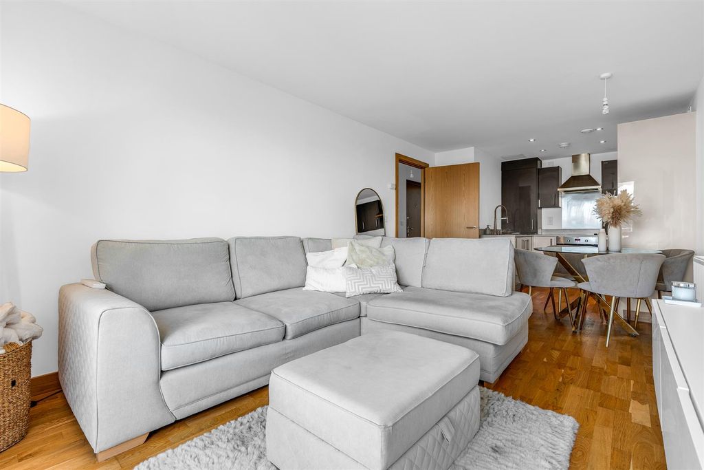 Property photo 2 of 15 Internal-7.Jpg
