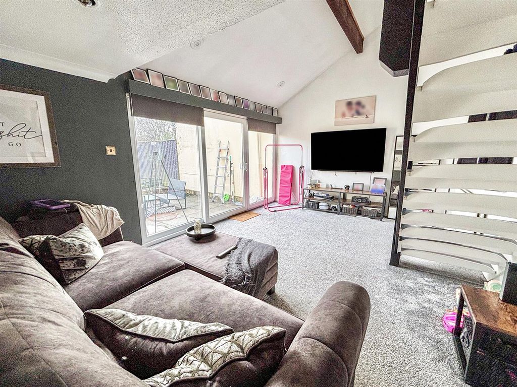 Property photo 3 of 10 Img_0090.Jpg