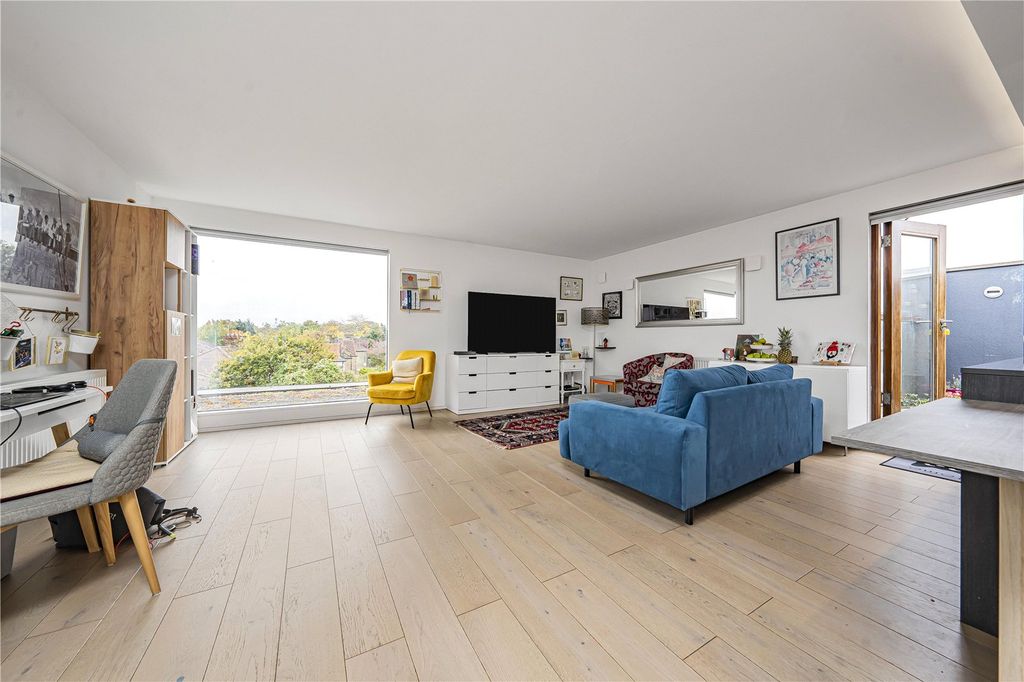 Property photo 2 of 22 Picture No. 24