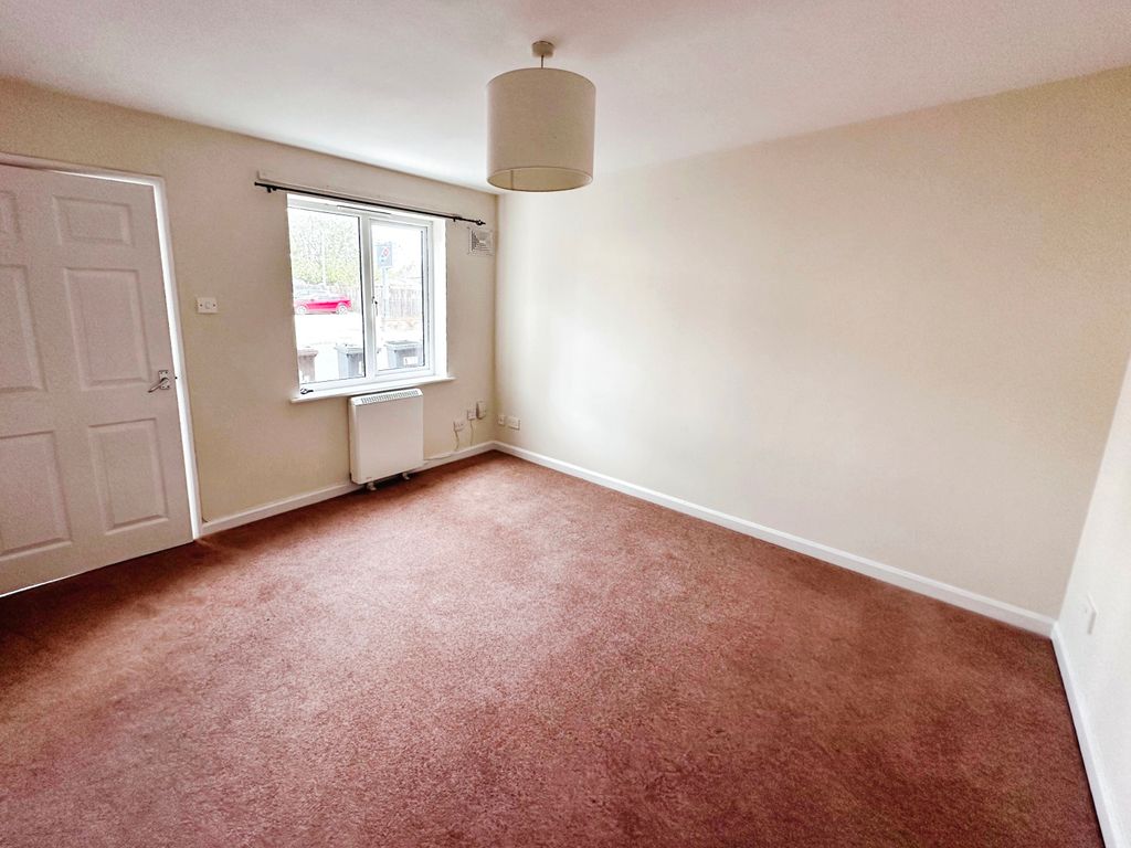 Property photo 2 of 12 Image