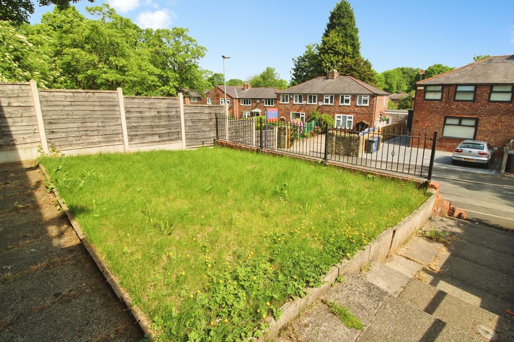 Property photo 3 of 33 Photo 8