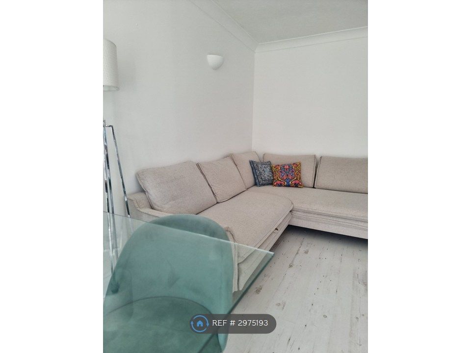 Property photo 3 of 25