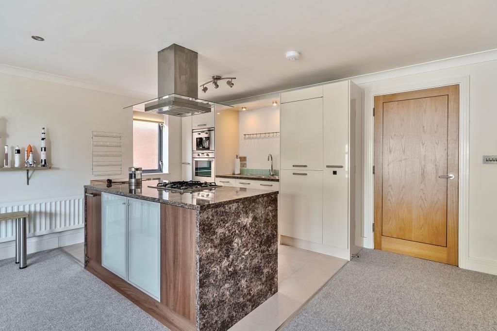 Property photo 2 of 20 Photos