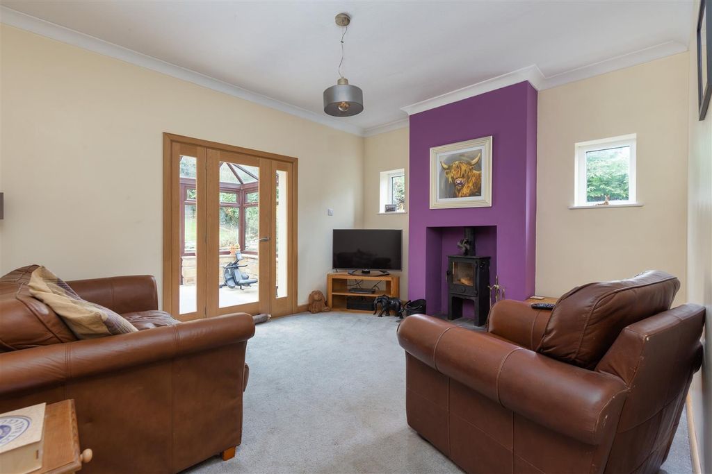 Property photo 3 of 32