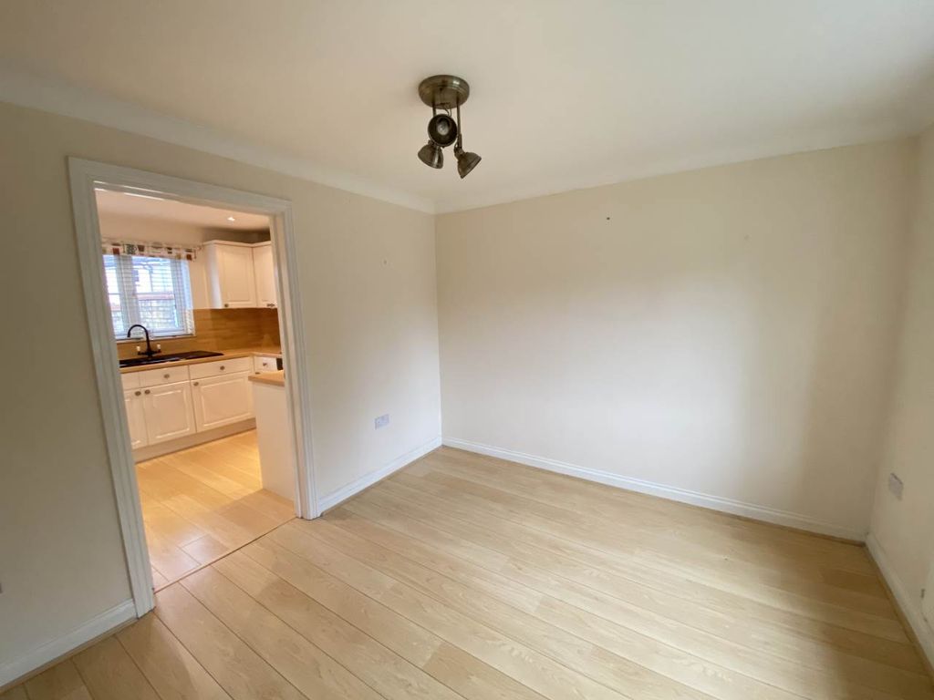 Property photo 3 of 16 Dining Room