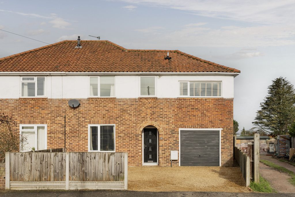 Property photo 2 of 24