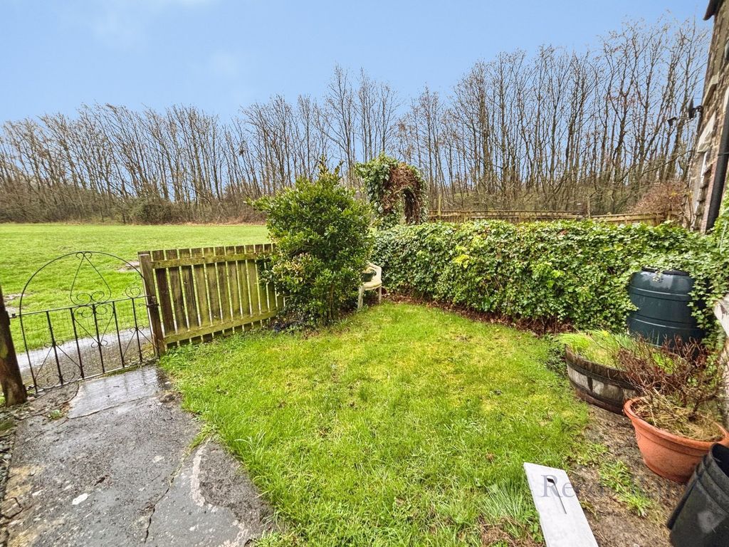 Property photo 2 of 12 Picture No. 16