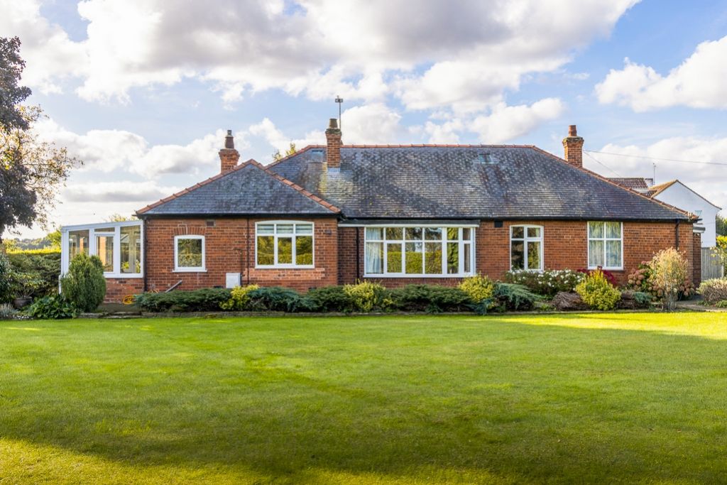 Property photo 1 of 31 Southwood (Frampton)-16