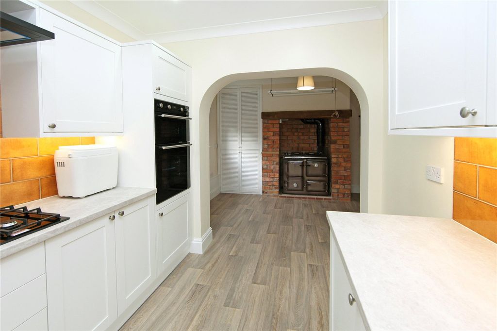 Property photo 3 of 36 Picture No. 18