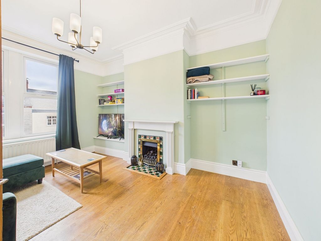 Property photo 2 of 12 Lounge