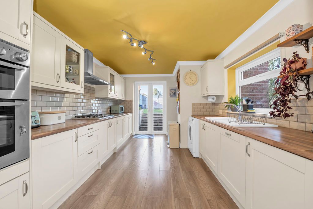 Property photo 2 of 13 Kitchen