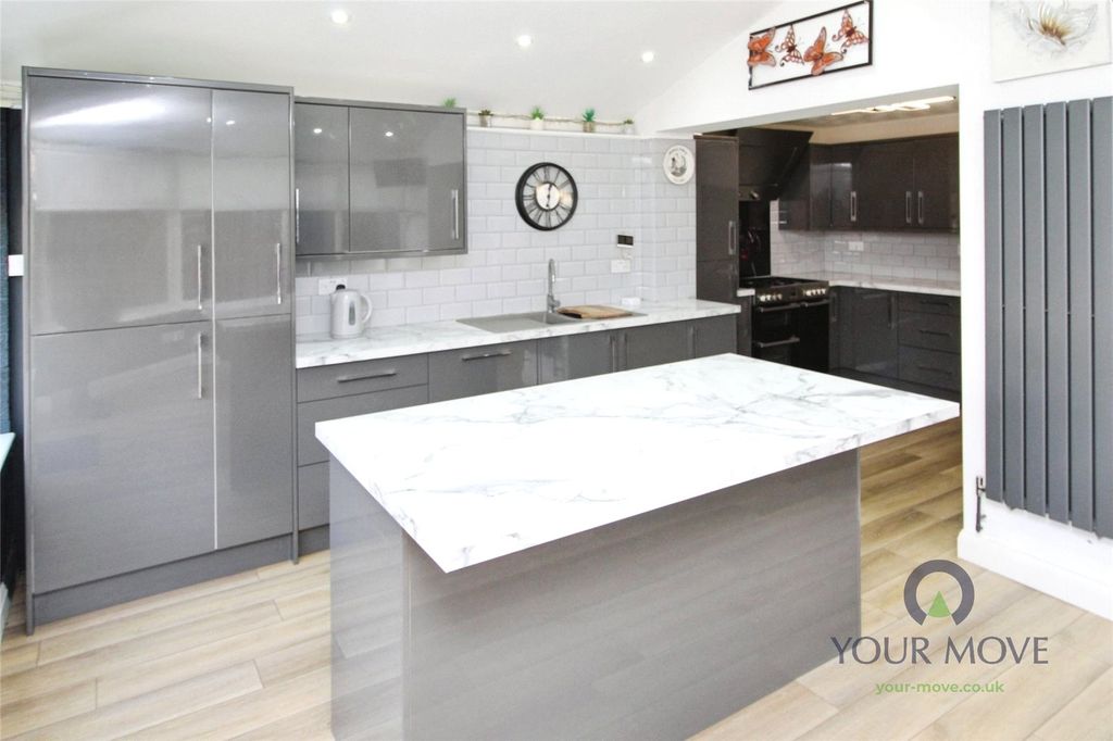 Property photo 3 of 14 Kitchen/Diner