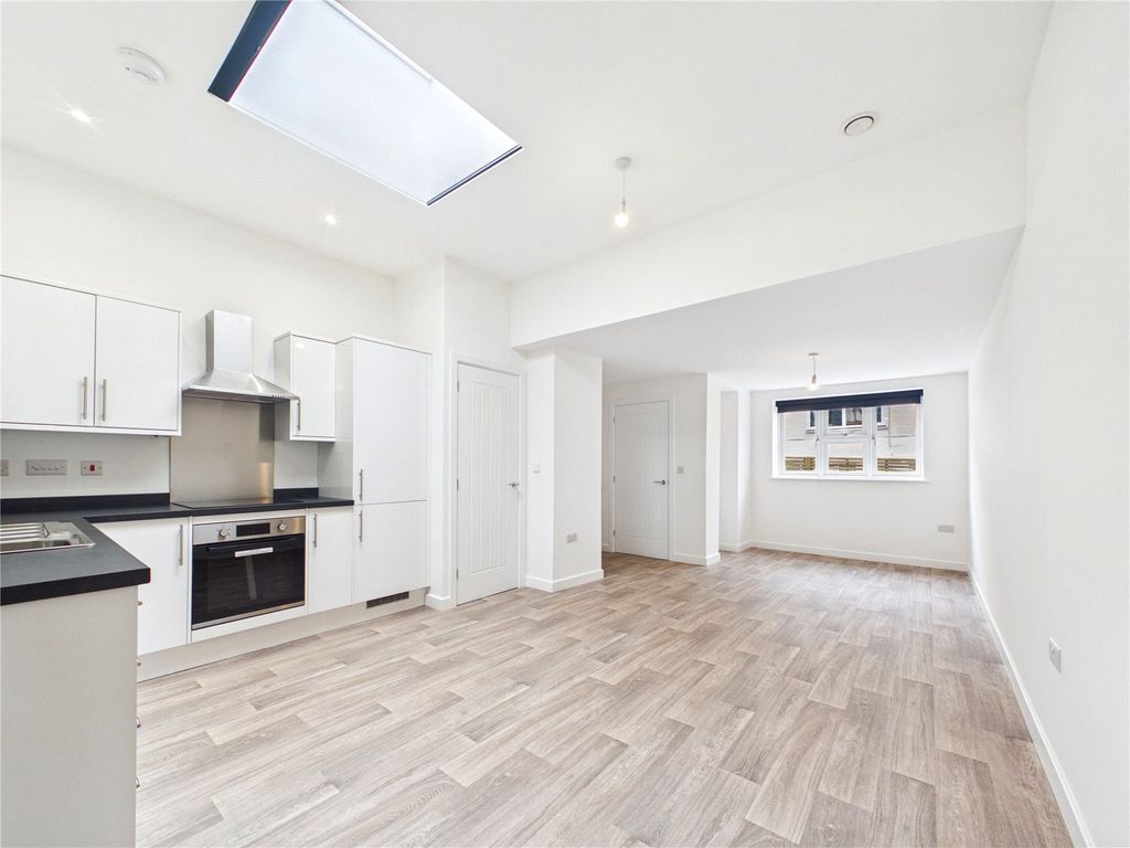 Property photo 1 of 8 Picture No. 05