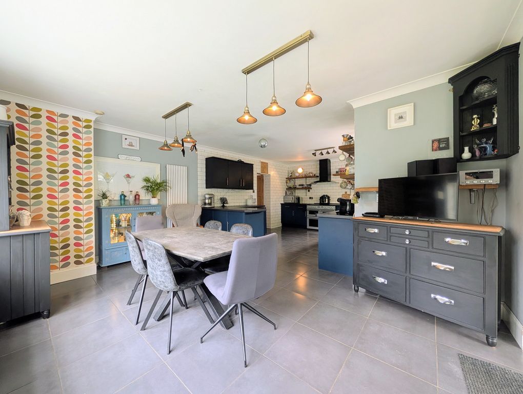 Property photo 1 of 38