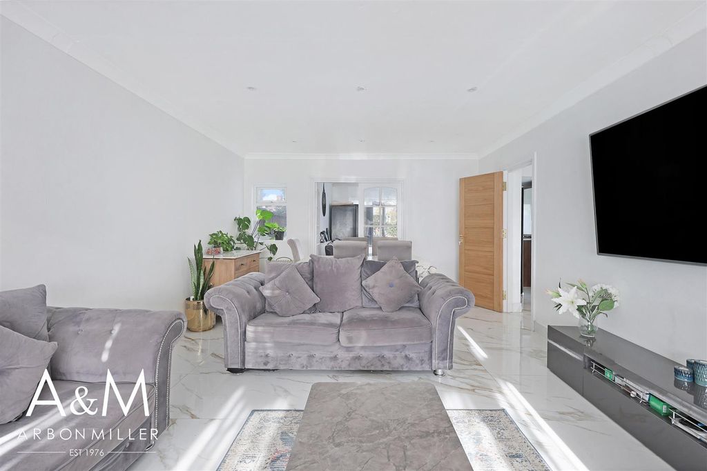 Property photo 3 of 25 4D4A2645.Jpg