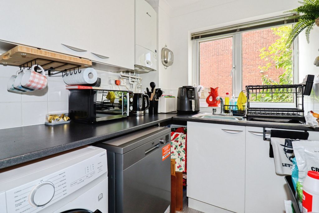 Additional image 9 of 1 bed flat for saleGainsborough Drive, Halesworth IP19