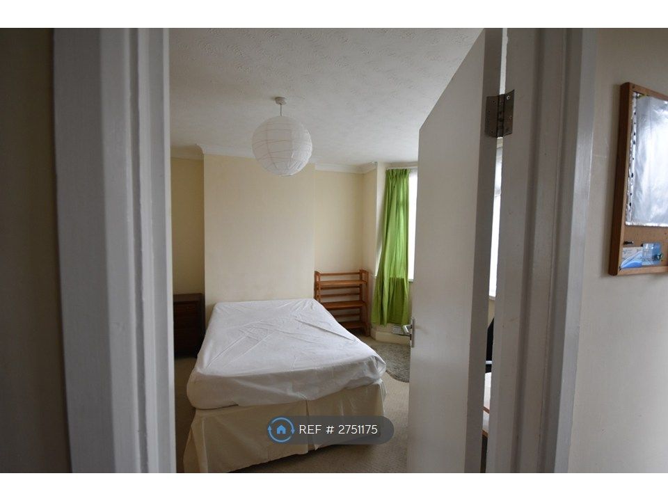 Property photo 3 of 18 Room 1