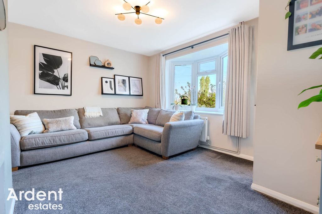 Property photo 3 of 27