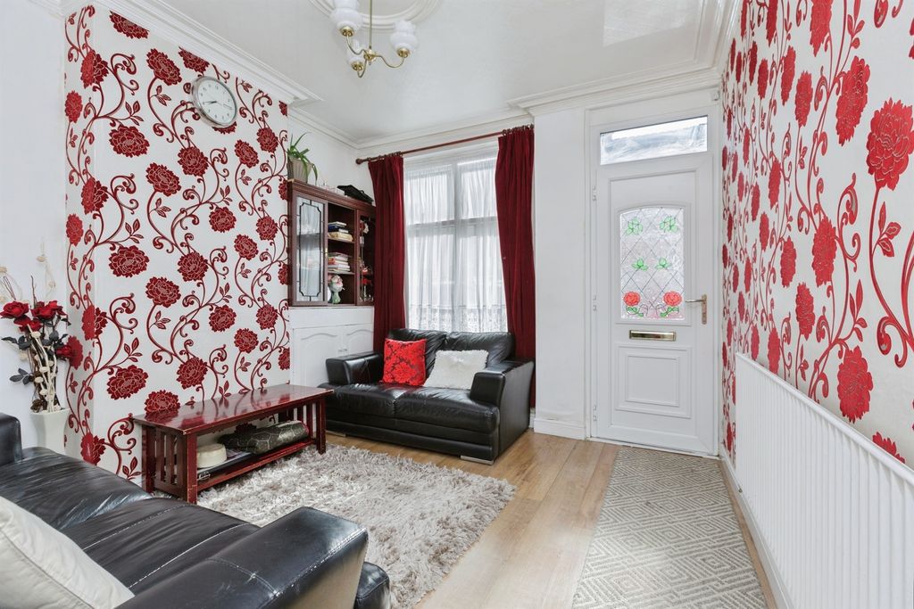 Property photo 2 of 17