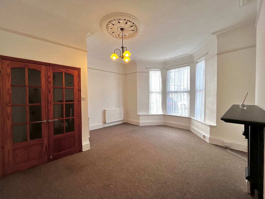 Property photo 3 of 10 Annex