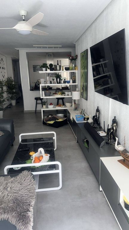 Property photo 2 of 25