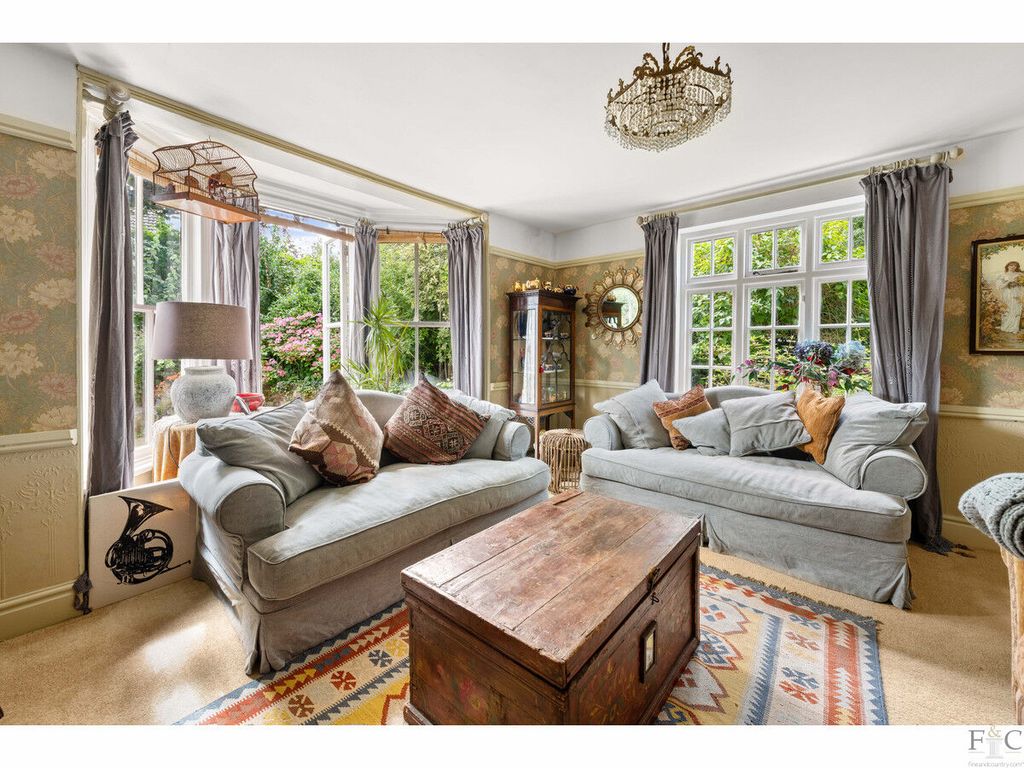 Property photo 3 of 48