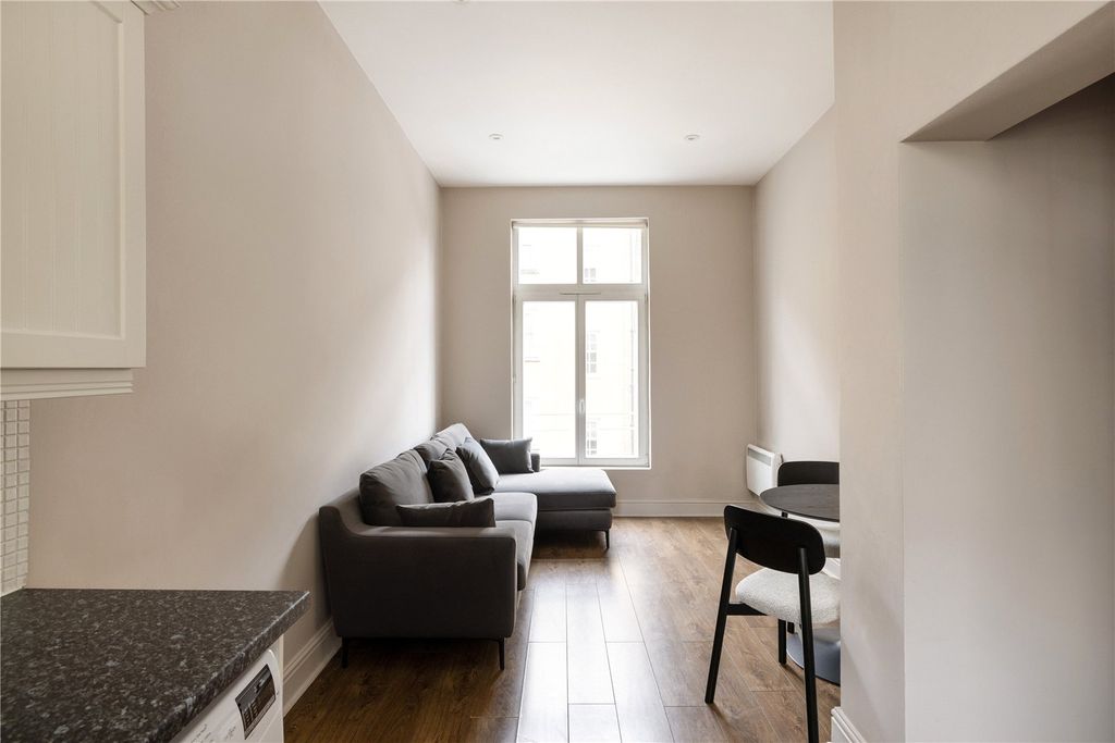 Property photo 2 of 17 Picture No. 15