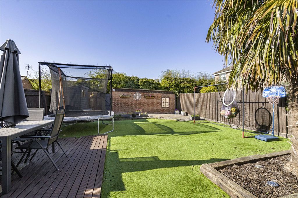 Property photo 3 of 16 Garden