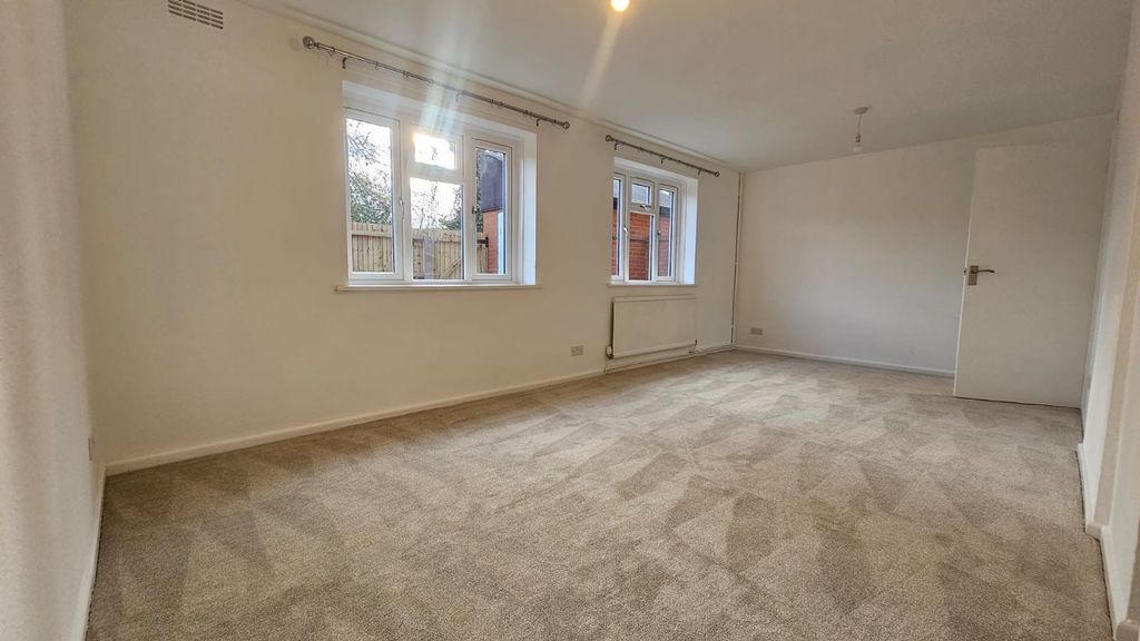 Property photo 3 of 4