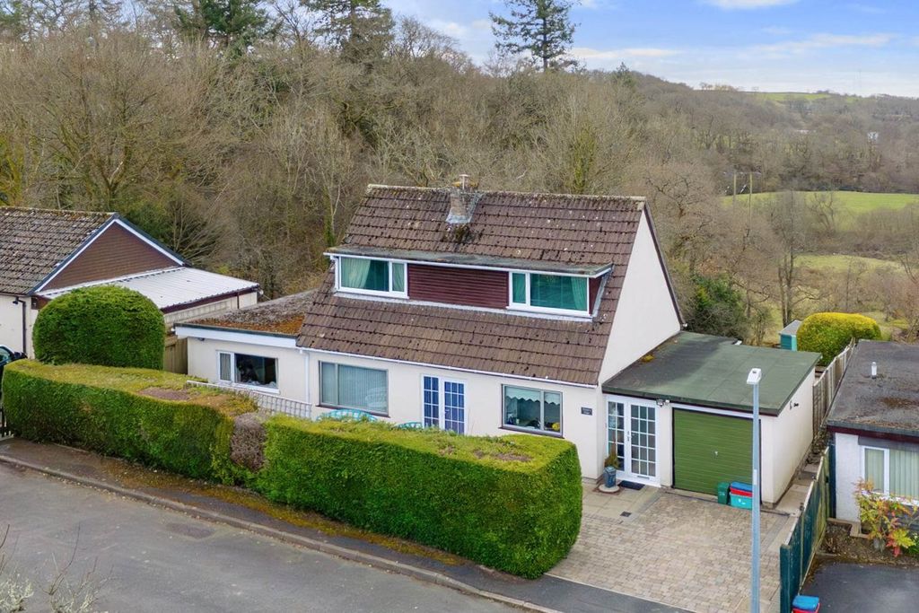 Property photo 1 of 41